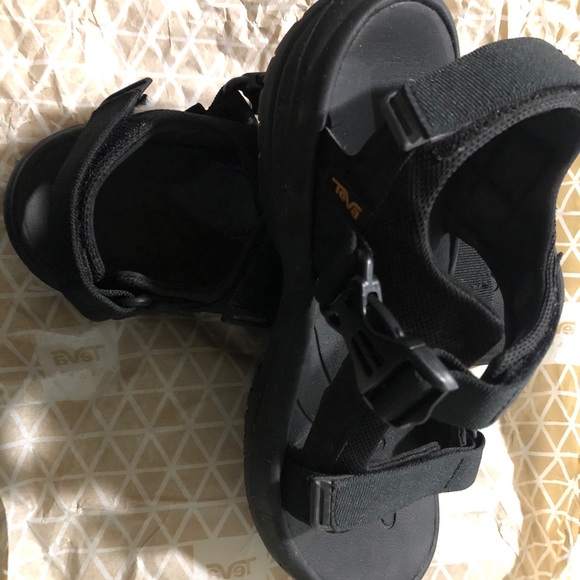 Men’s Teva Sandals - Picture 1 of 3